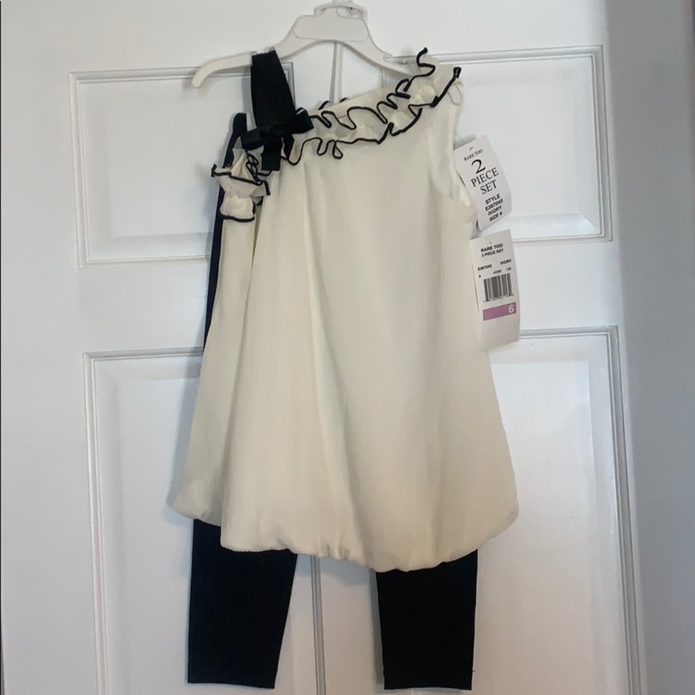 NWT Rare Editions 2-piece outfit.